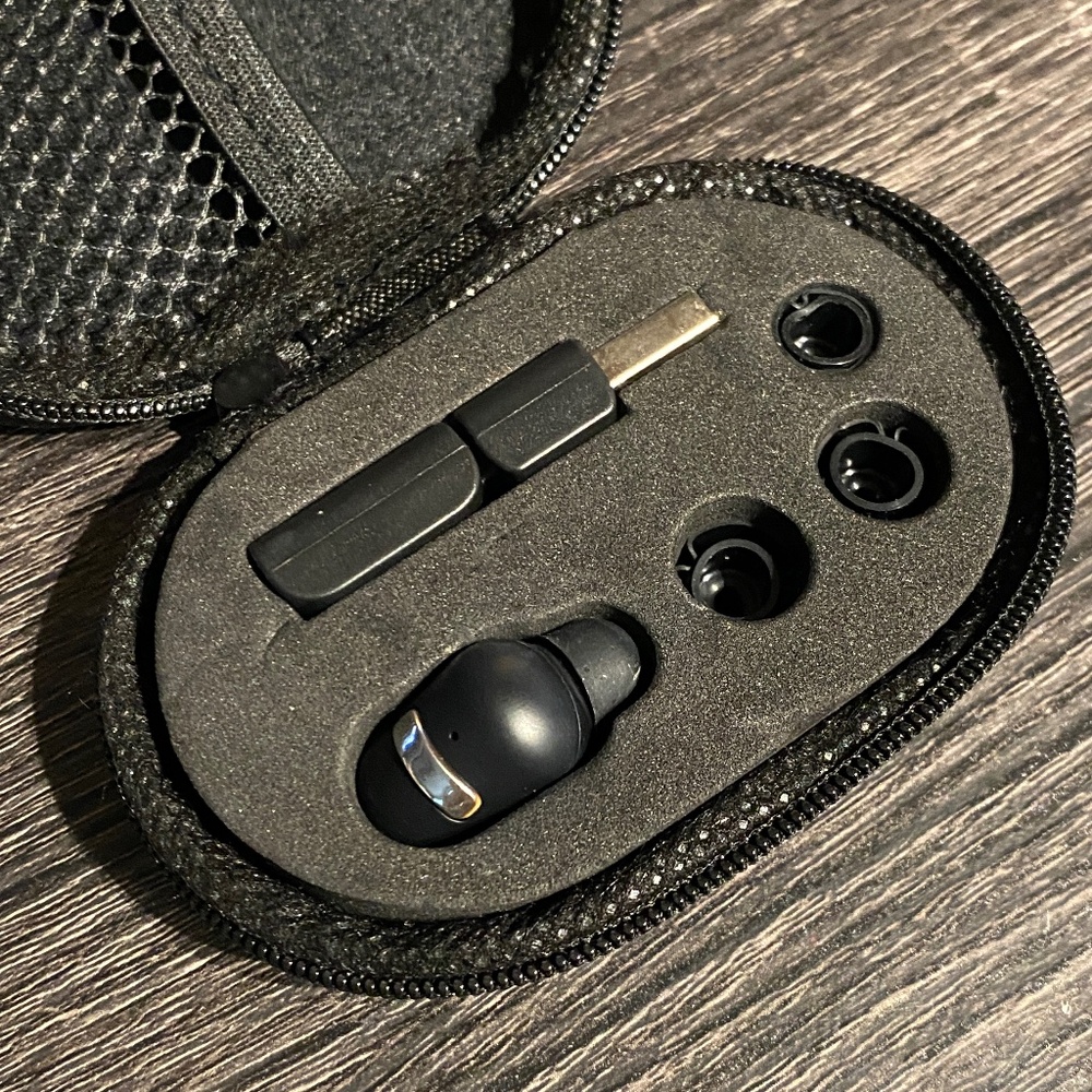Mini Bluetooth Wireless Headphone Earbud Single In Ear Headset Charger & Case